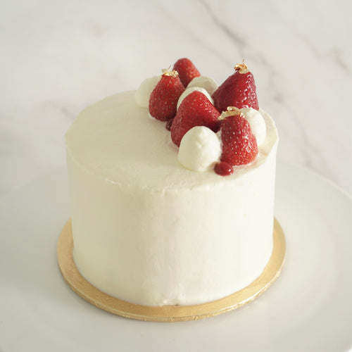 Strawberry Rhubarb Shortcake - Toasted Crème